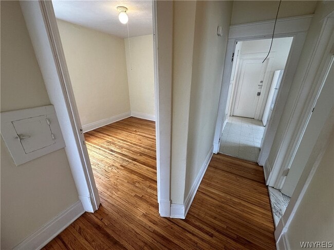 Building Photo - 394 Taunton Pl