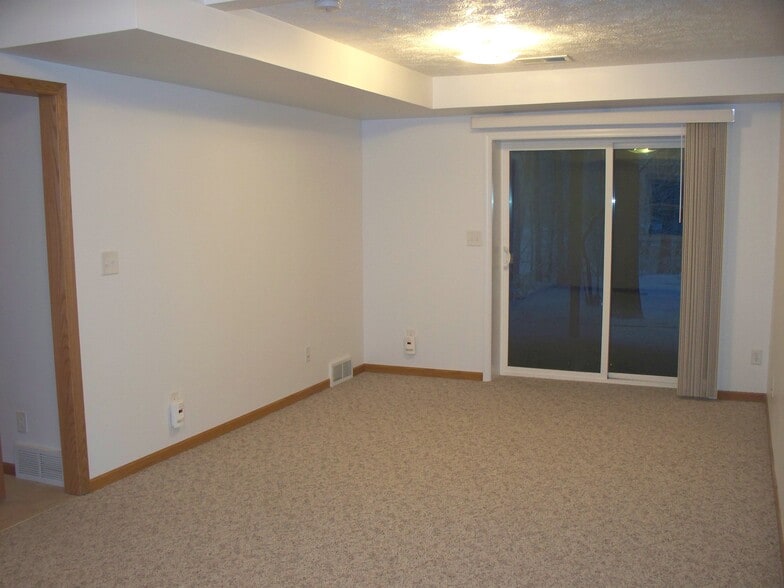 Family Room - 4290 Baywood Dr