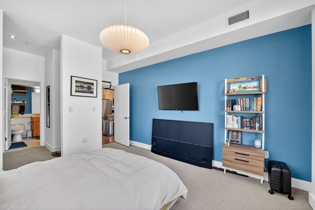 Building Photo - Modern 2BR Condo with Parking Included in Columbia Heights. Walkable Location!