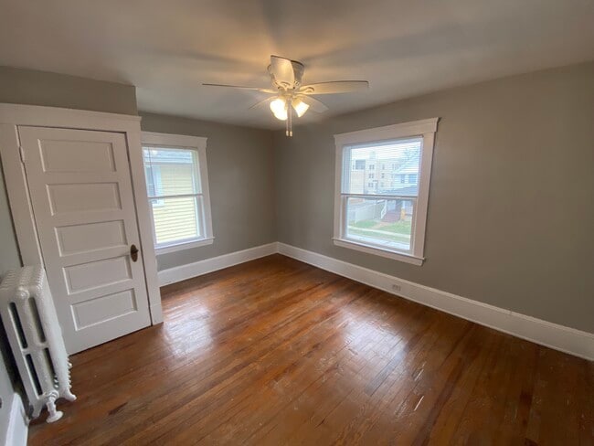 Bedroom 3 of 3 - 1422 Rosewood Ave