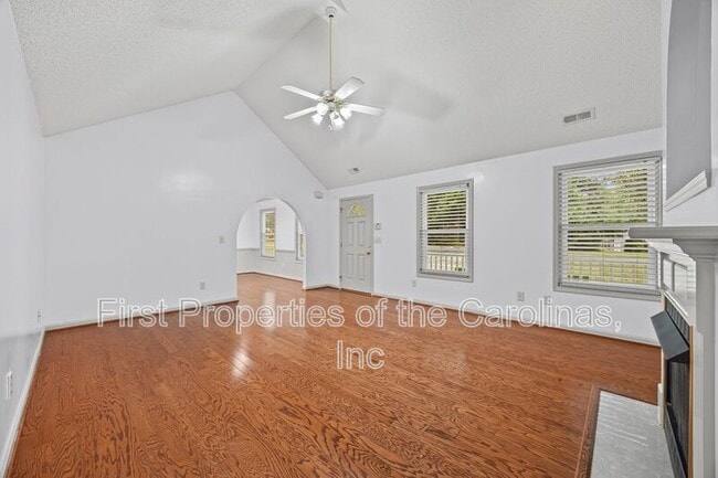 Building Photo - 740 Morningside Dr