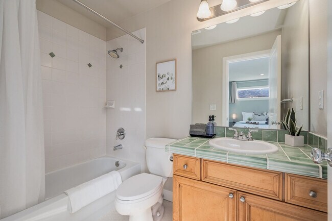 Building Photo - 4224 Francis Ave N