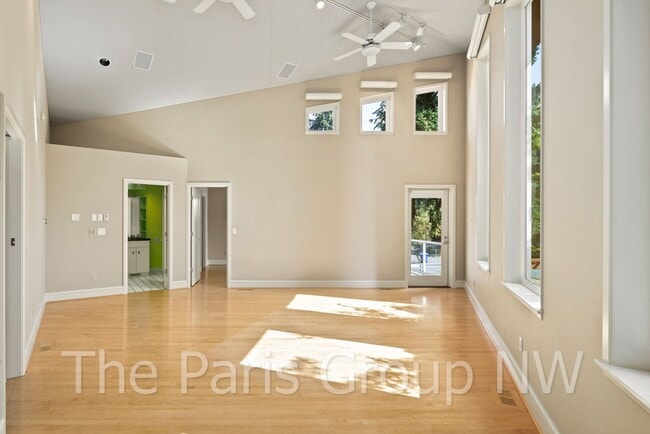 Building Photo - Extraordinary Custom Enatai Home *4min to DT Bellevue *High End Finishes * Central AC *EV Charger