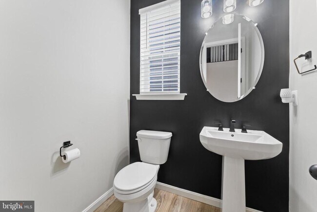 Building Photo - 5508 Redgum Ln