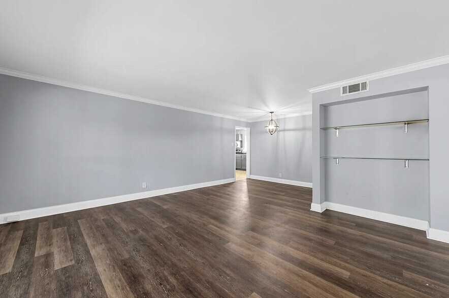 Building Photo - 7346 Canton Ave