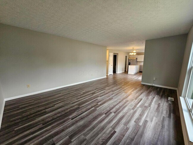 Building Photo - 5622 Blandon