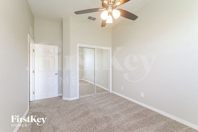 Building Photo - 452 Bay Leaf Dr