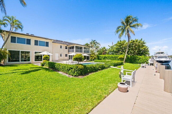 Building Photo - 1105 Bel Air Dr