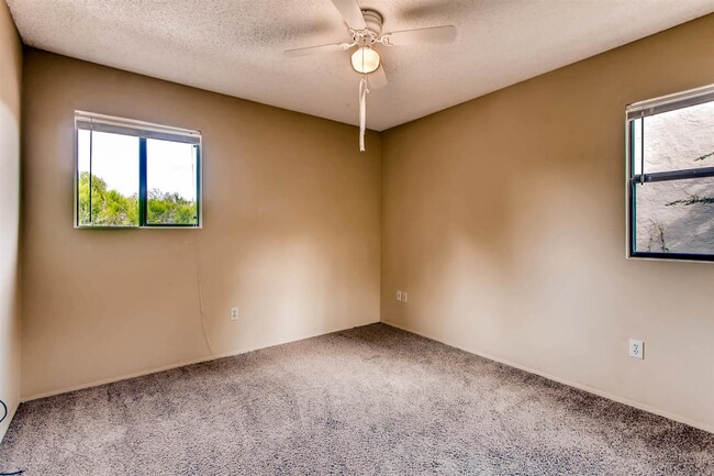 Building Photo - 1511 Sunrise Shadow Ct