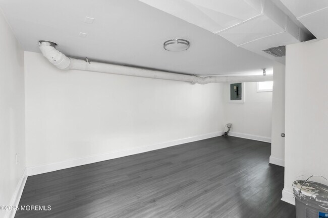Building Photo - 203 Orchard St