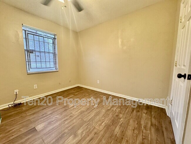 Building Photo - 6732 Playfield Dr