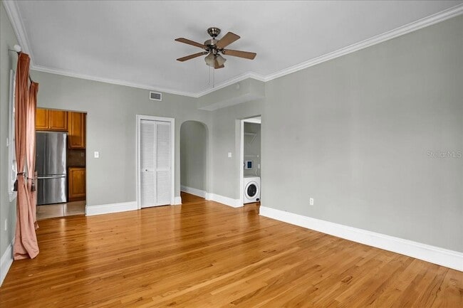 Building Photo - 2117 W Dekle Ave