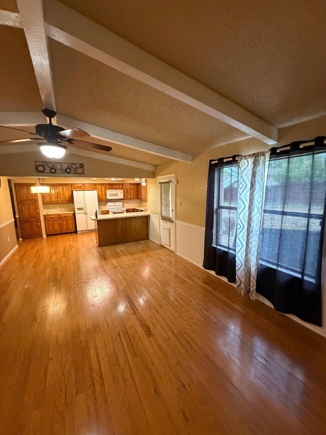Building Photo - 934 Flagstone Dr