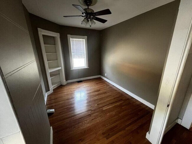 Building Photo - 213 Oxford St