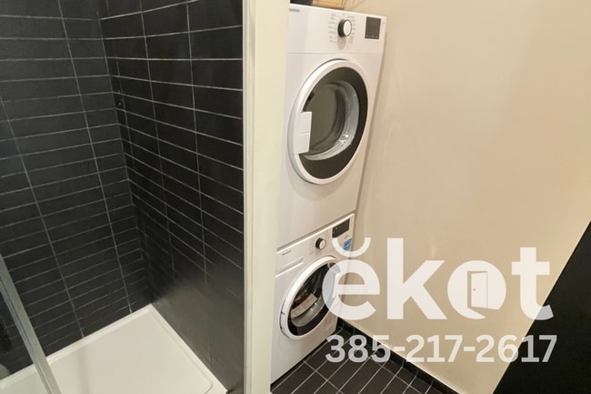 Building Photo - Stowell-SLC-Emery Manor