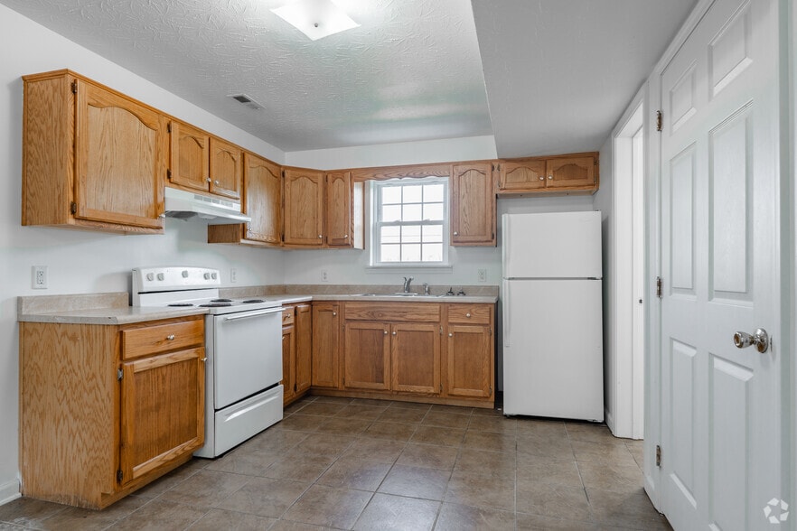 Primary Photo - Embassy Townhomes