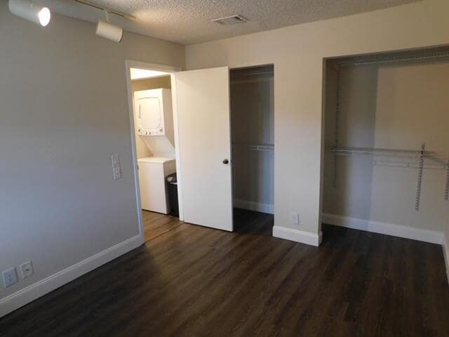 Building Photo - 6630 Via Regina