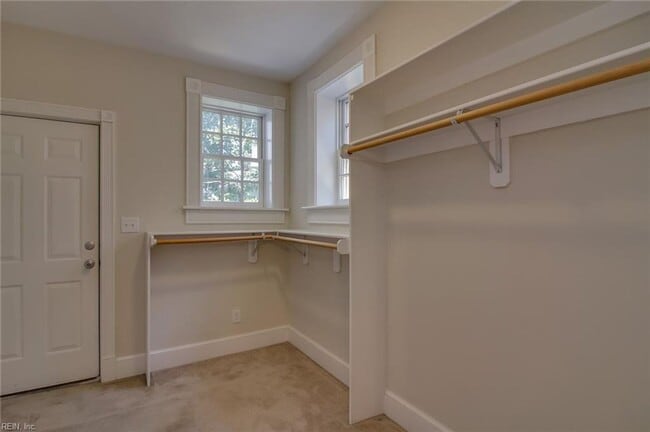 Building Photo - Ghent