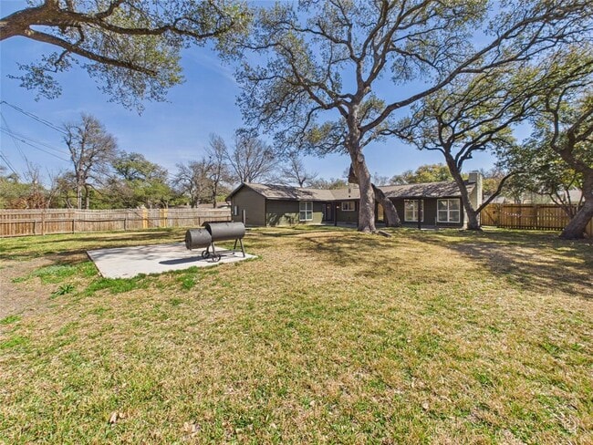 Building Photo - 9400 Longvale Dr