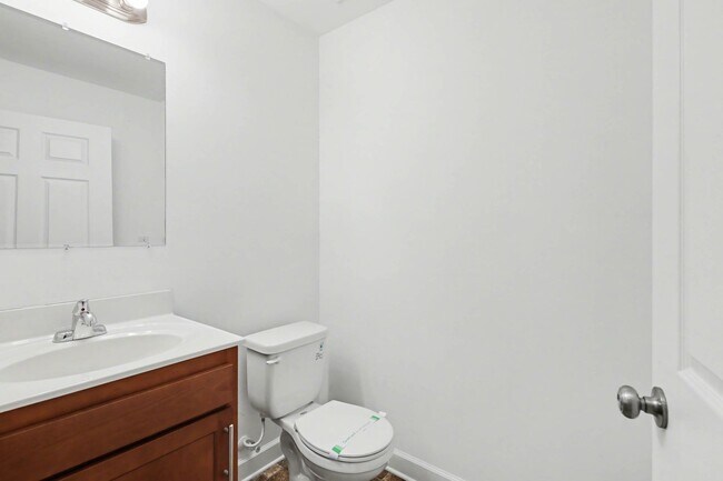 Building Photo - 4-bedroom, 2.5 bath with wooded view!