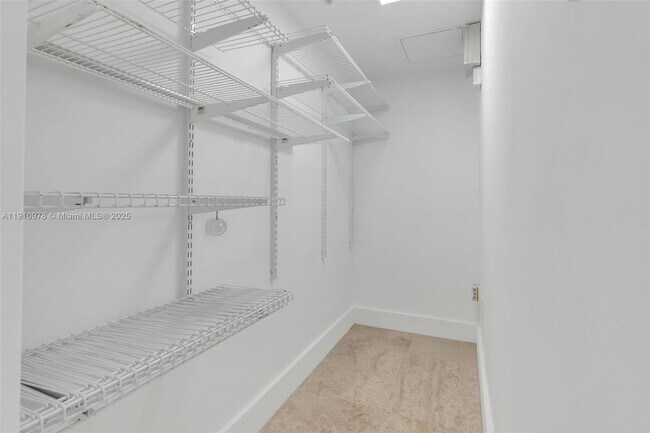 Building Photo - 31 SE 5th St