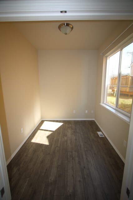 Building Photo - 3 Bedroom Townhouse near Midtown!