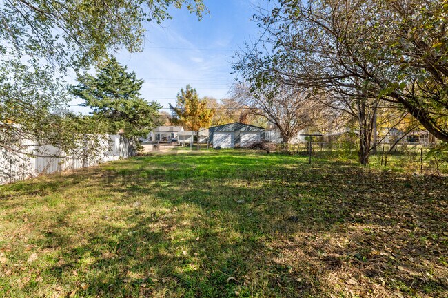 Building Photo - 2136 S Waco Ave