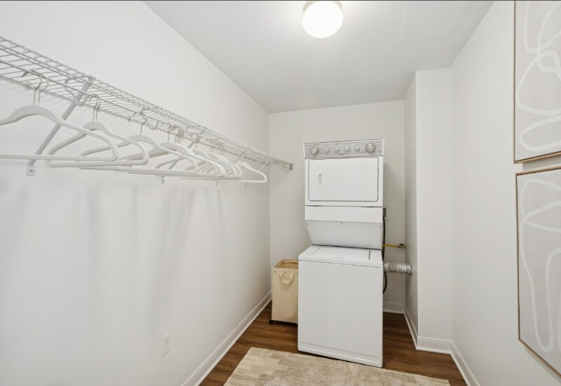 Building Photo - 148 Forest Ave