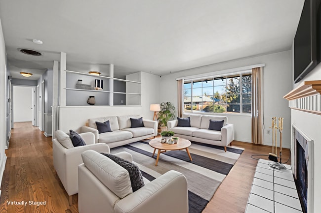 Building Photo - 4-Bed Home with Covered Patio, Fire Pit & Large Backyard in Cherry Creek Schools