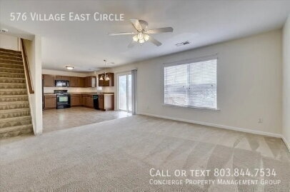 Building Photo - 576 Village E Cir
