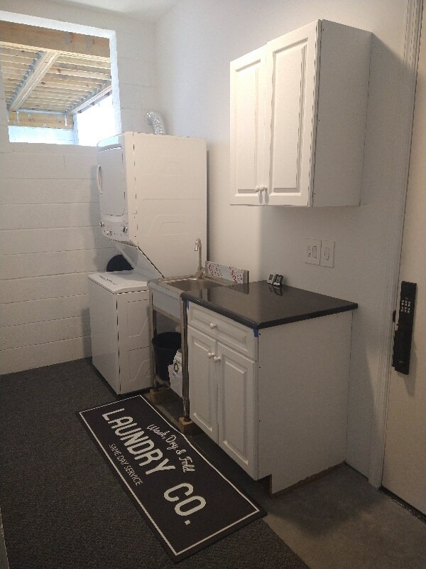 Building Photo - 2053 Carolina Ave