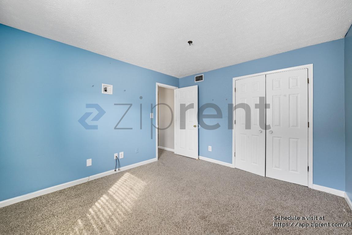 Building Photo - 1206 Riverview Dr