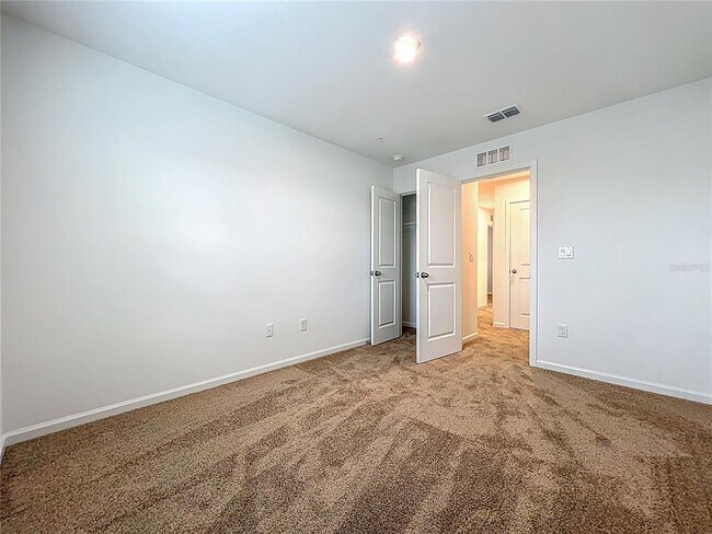 Building Photo - 9824 Walkway Dr