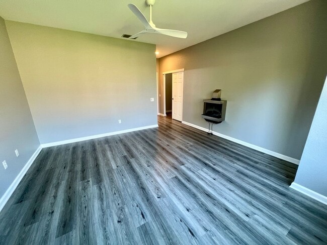 Building Photo - Gorgeous Sun City Lincoln Home