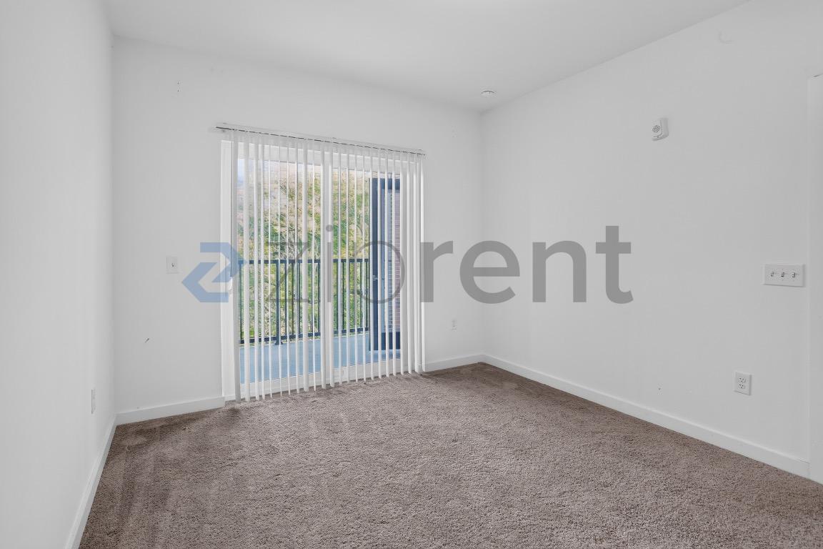 Building Photo - Unit 403