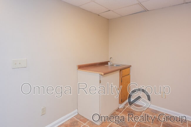 Building Photo - 1934 Live Oak Trce