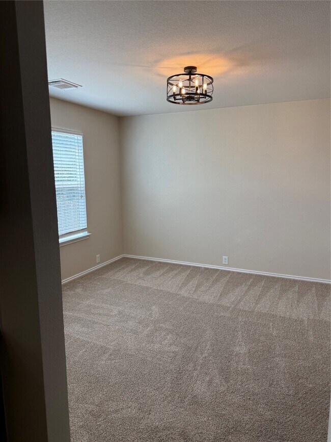 Building Photo - 3933 Brook Hollow Dr