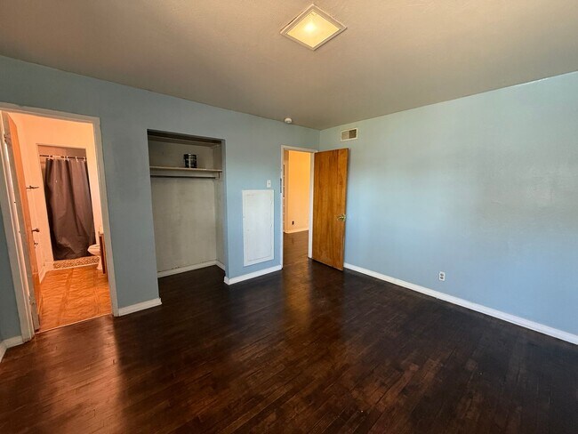 Building Photo - 4 Bed 2 Bath Home! In Highland School Dist...