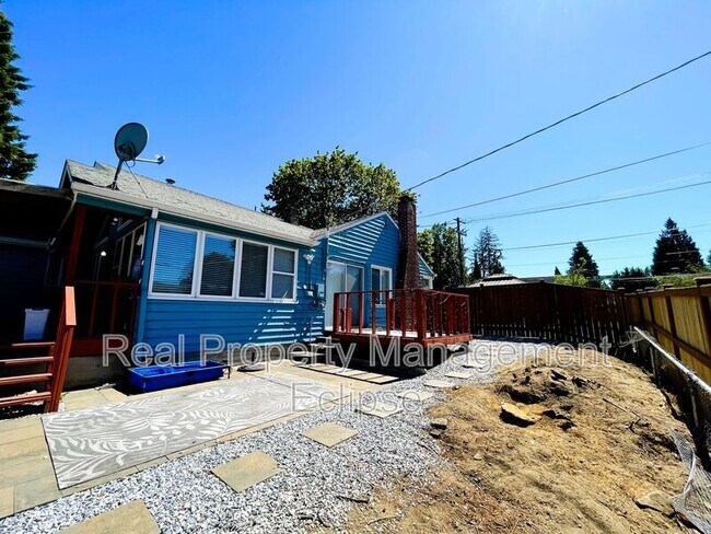 Building Photo - 6908 S 115th St