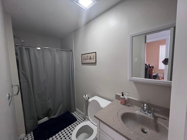 Building Photo - 50 Oliver St