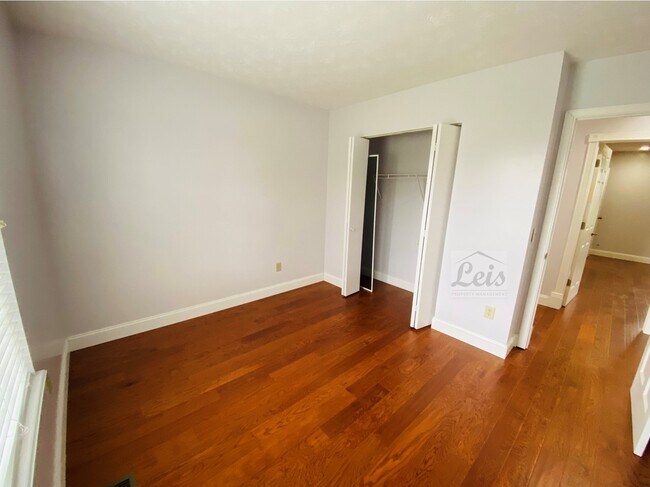 Building Photo - 2517 Newcastle Dr