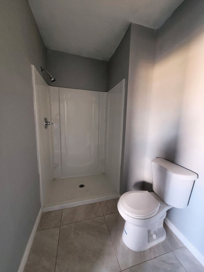 Building Photo - Spacious & Modern Studio for Rent in Calex...