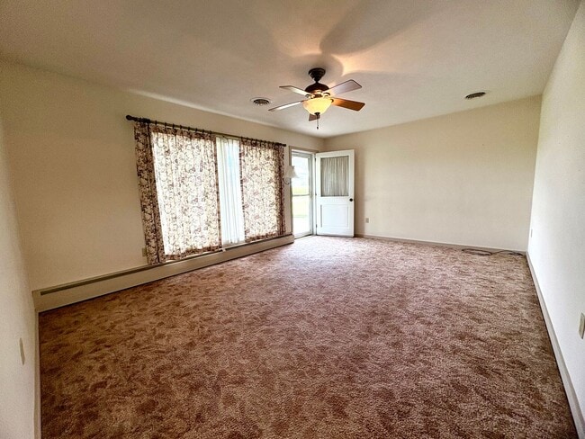 Building Photo - 3 Bedroom 2 Bathroom in Annville w/Huge Ga...