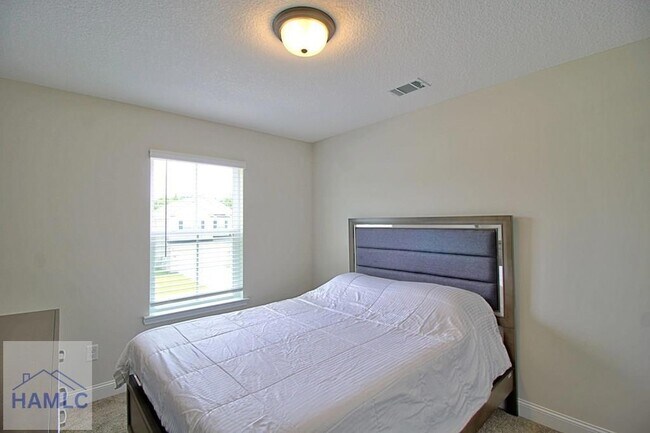 Building Photo - 681 Abode Ave