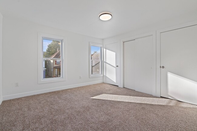 Building Photo - SCORE 1ST MONTH'S RENT FREE IF SIGNED BY DEC 12! Beautiful 3 bedroom home in Beaver Falls availab...