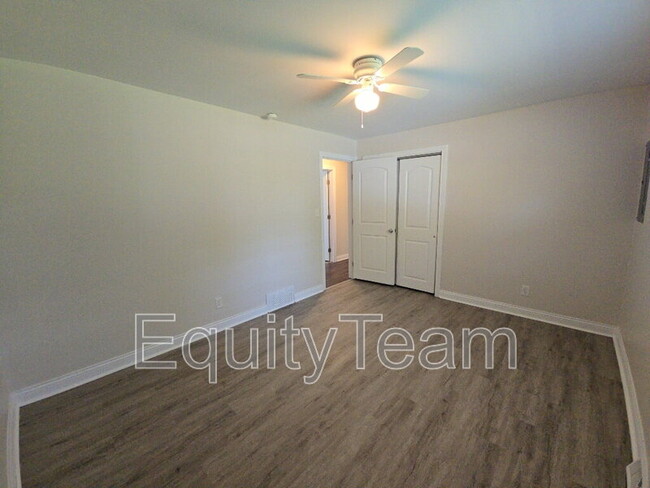 Building Photo - 3521 Mary Ann Dr