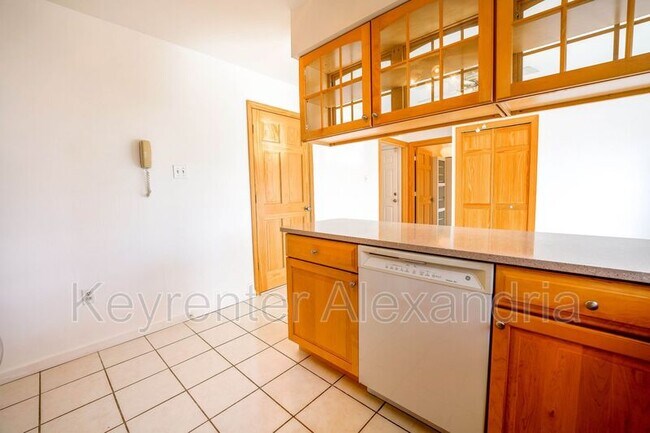 Building Photo - 7123 Red Horse Tavern Ln