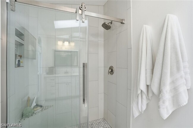 Building Photo - 132 Bordeaux Cir