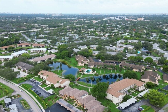 Building Photo - 185 Cypress Way E