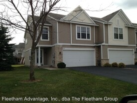 Building Photo - 2119 St Johns Ct